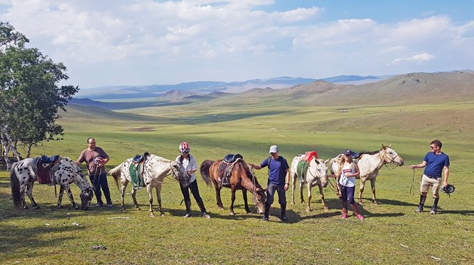 horseback riding in mongolia