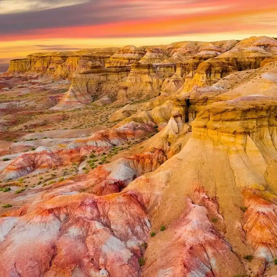 tsagaan suvarga gobi desert altai tavan bogd peak 1665379440418